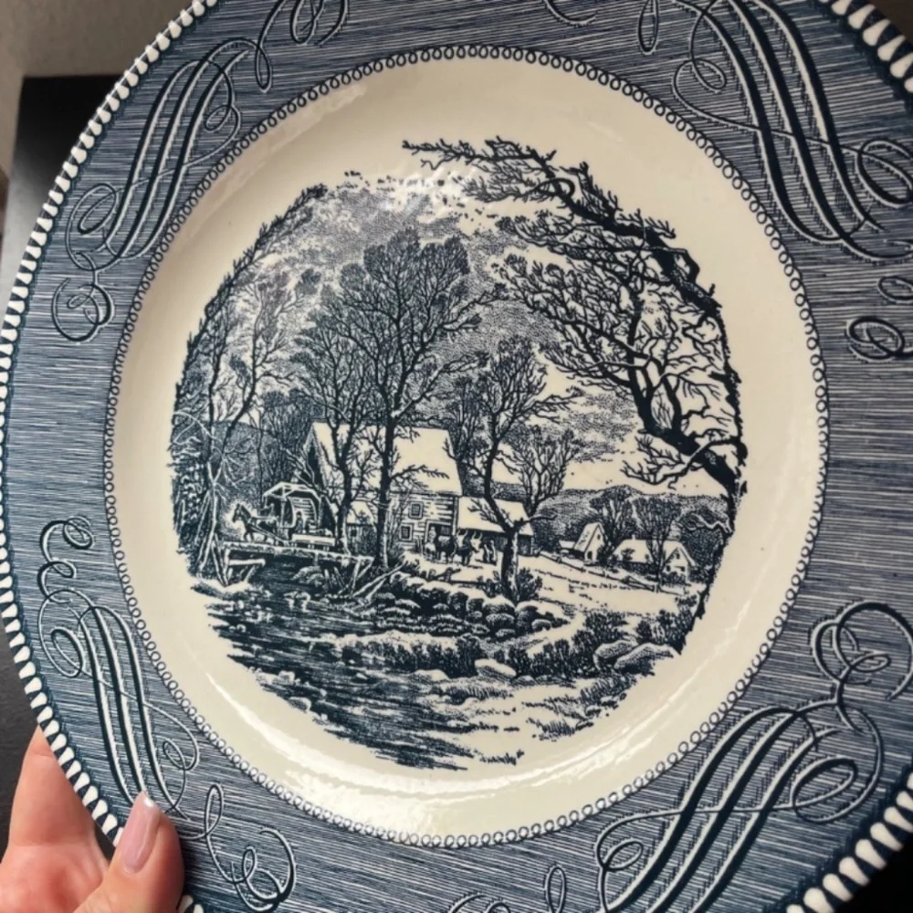 ROYAL (USA) Dinner Plate  Currier and Ives Blue Plate 1 pcs